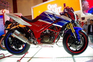 Woww Modif Honda CB150R  Membuat Lebih Segar Dipandang