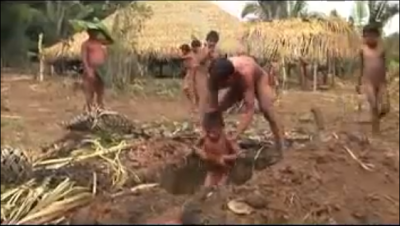 Crianças que vivem em tribos indíginas brasileiras são enterradas vivas
