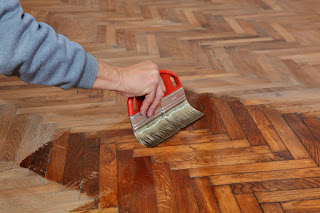 Lijado y barnizado de parquet