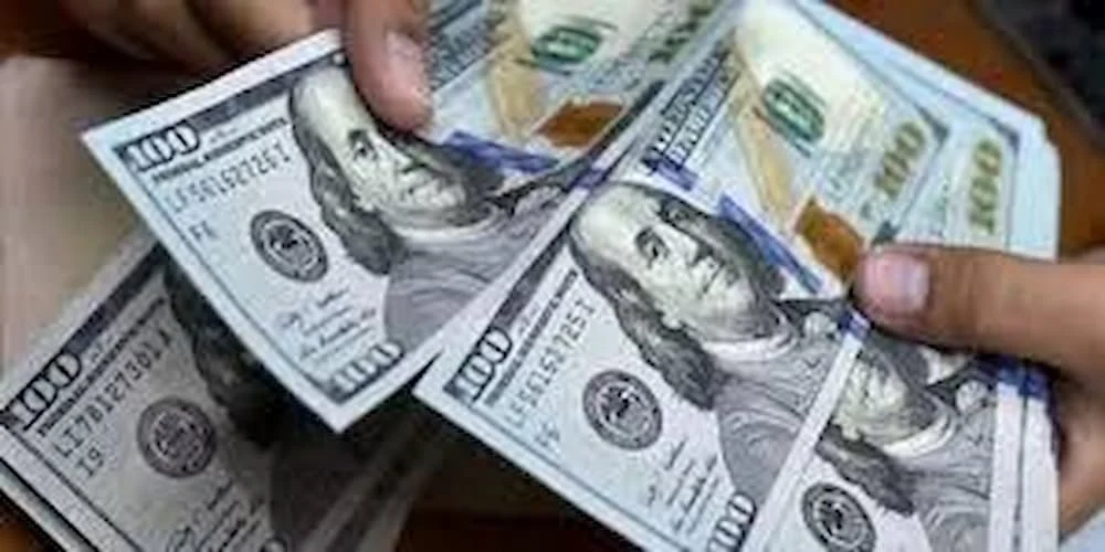 أسعار العملات في مصر: الدولار يواصل الارتفاع في بداية عطلة شم النسيم