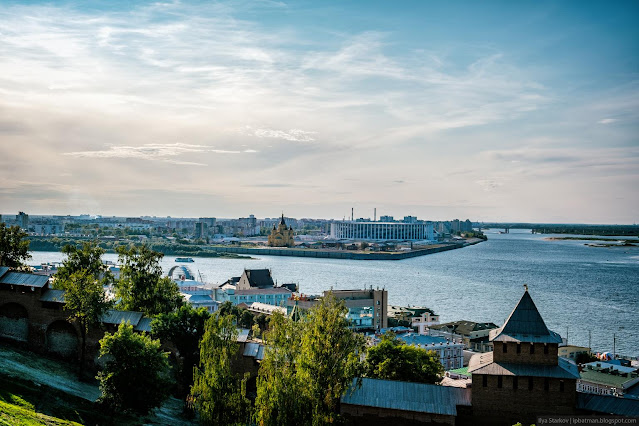 Вид на слияние рек Волги и Оки