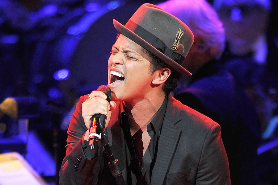 10 Lagu Bruno Mars yang Paling Enak Didengar & Digemari
