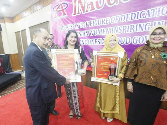 Joice Fatlolon Terima Penghargaan Indonesian Women Inspiring In Development Award 2018