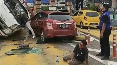 Kronologi Kecelakaan Mengerikan di Gerbang Tol Halim Utama Pagi Ini, Libatkan 7 Kendaraan, 2 Orang Luka-luka