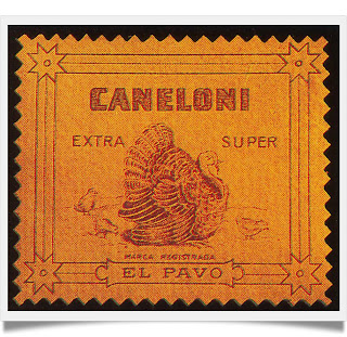 Primers envoltoris dels canelons El Pavo