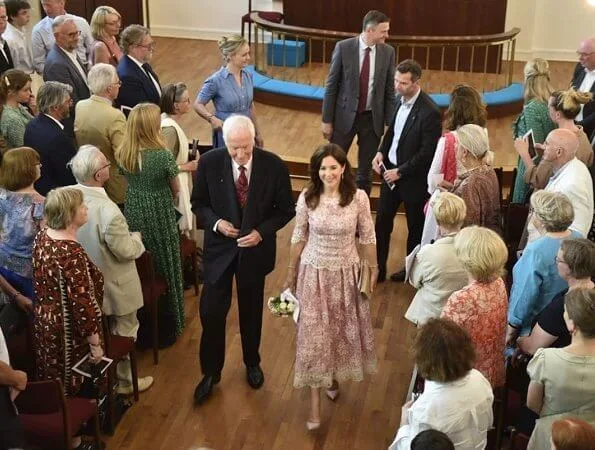 Crown Princess Mary attended the inauguration of painter Jesper Christiansen's work Skyggeflor at Danish House