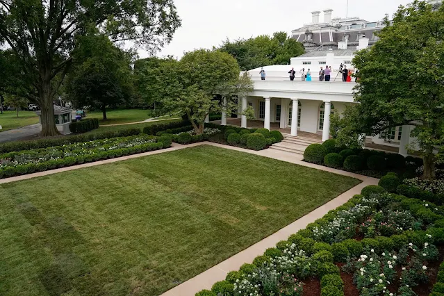 Melania Trump destroys the garden designed by Jacqueline Kennedy