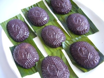 Happy Flour: Black Glutinous Ang Ku Kueh