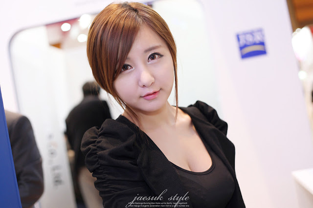 1 Ryu Ji Hye - SEMICON Korea 2012-very cute asian girl-girlcute4u.blogspot.com