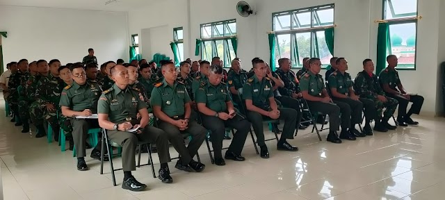 Dandim Gianyar Letkol Cpn I Gede Winarsa, S.H.,M.Han. Berikan Jam Komandan Ke Seluruh Anggota