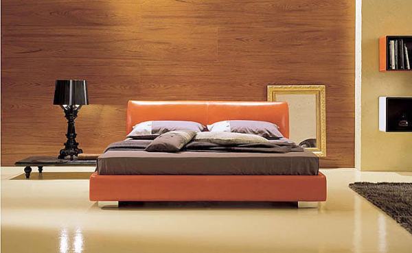 Фото спальні з помаранчевим ліжком