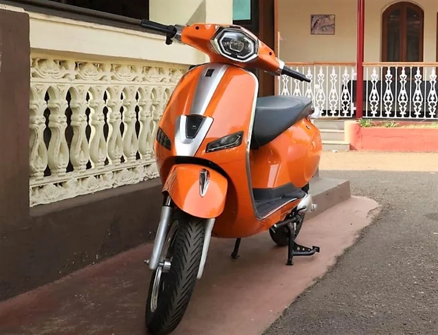 Former Tesla Exec's Vayu Motors Plans to Launch An Electric Scooter and Motorcycle This Year