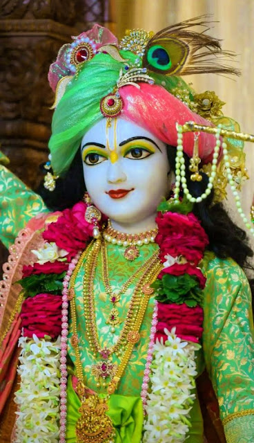 Krishna Spiritual Poems Devoted To God : Inspiring Spiritual Poetry To Touch Souls
