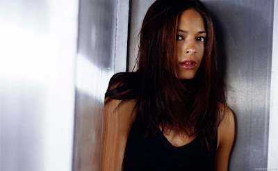 Kristin Kreuk Hollywood Actress Fantastic Wallpaper-109