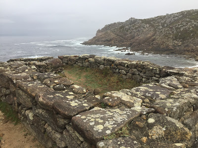 Iberia: Baroña hill-fort / by E.V.Pita (2017) Link: https://archeopolis.blogspot.com/2017/10/iberia-barona-hill-fort-castro-de-barona.html / Castro de Baroña / por E.V.Pita (2017)