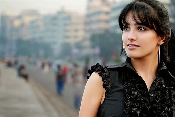 Anita Hassanandani HD Wallpapers Free Download