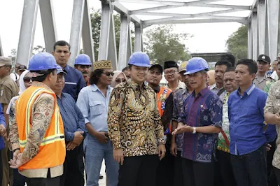 Tinjau Jembatan Way Sekampung 2,  Ridho Disambut Hangat oleh Sujadi dan Masyarakat Pringsewu