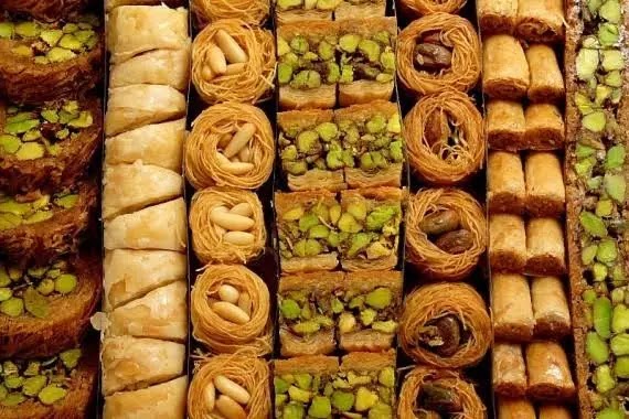 تحذير من الاكثار اكل الحلويات في شهر رمضان المبارك