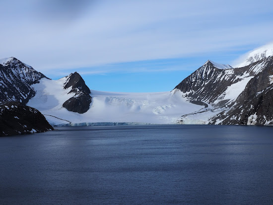 Hope-Bay-Cruising--Antarctica-2017--P1021340
