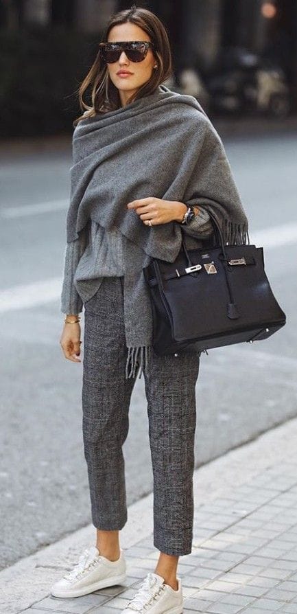 comfy fall outfit for work / scarf + sweater + bag + pants + sneakers