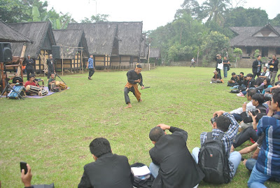 curcollogiku tentang kampung budaya sindang barang