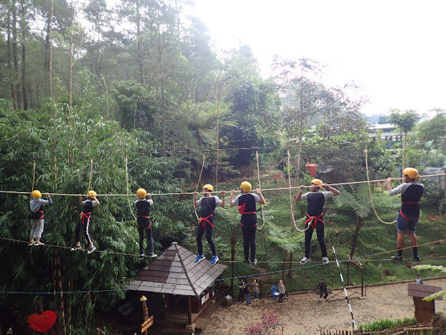 serunya outbound di grafika cikole