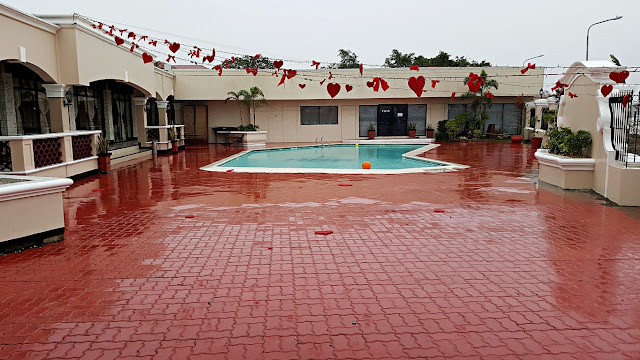 swimming pool of Hotel Del Rio in Iloilo City