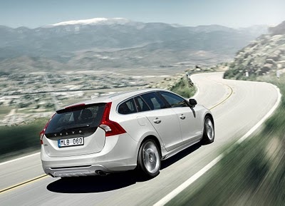 2011-Volvo-V60-Elegant-Car-Back