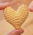 http://translate.googleusercontent.com/translate_c?depth=1&hl=es&rurl=translate.google.es&sl=auto&tl=es&u=http://mamachee.com/2011/01/16/crochet-pattern-little-heart-plushy/&usg=ALkJrhjZbmp6oCteRdMMLX0TzhUwunMYiw