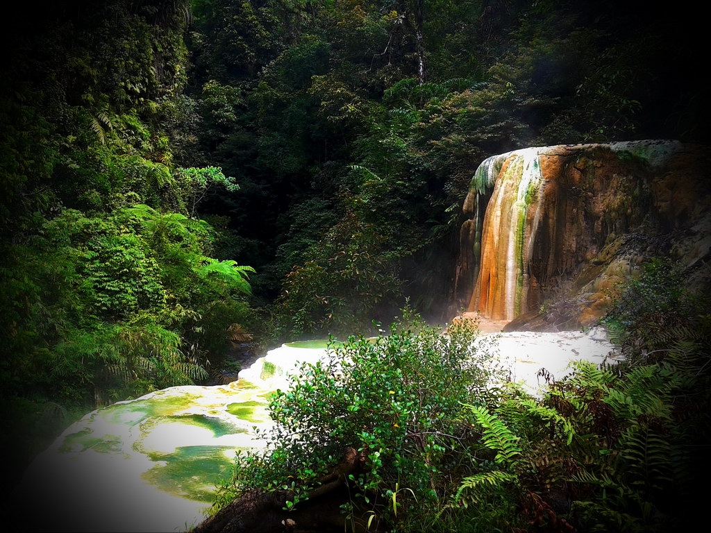 Download this Kawah Bukit Kapur Dolok Tinggi Raja Simalungun picture