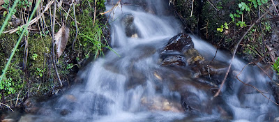 Lanjarón, senderismo, Tello, explorando granada, Paso del agua en medio del camino