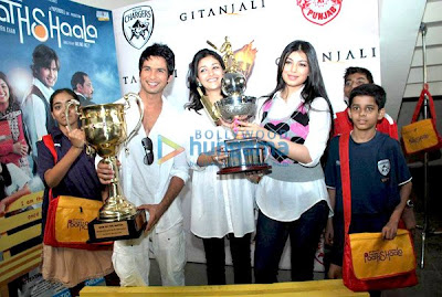 Shahid and Ayesha Takia promote Paathshaala image