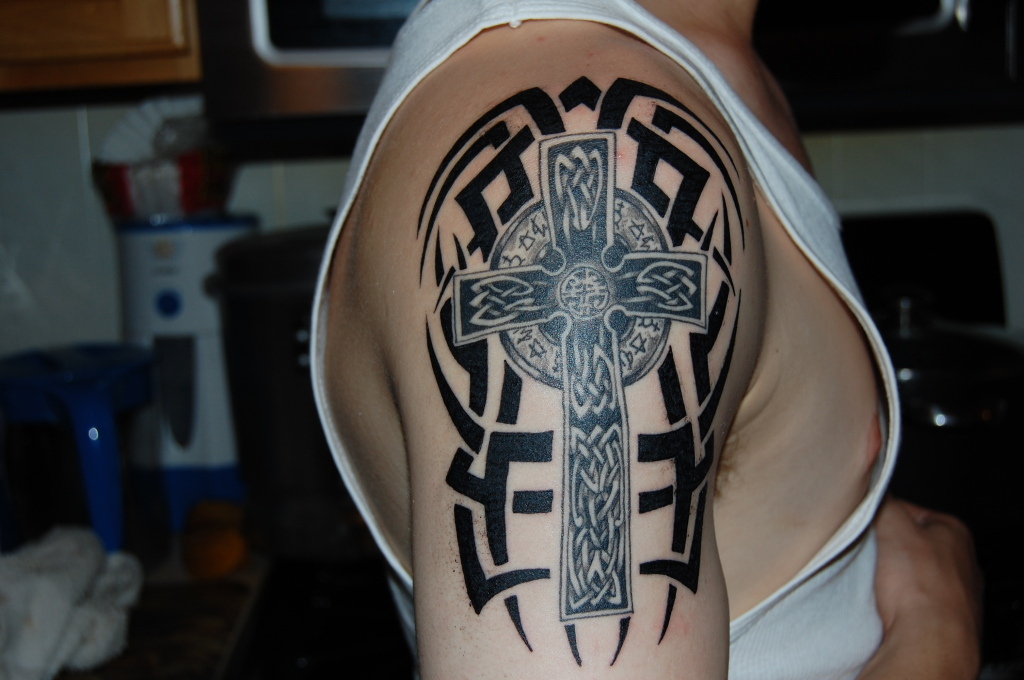 Tatuaggio Fresco Disegno Tribale 1024x680px