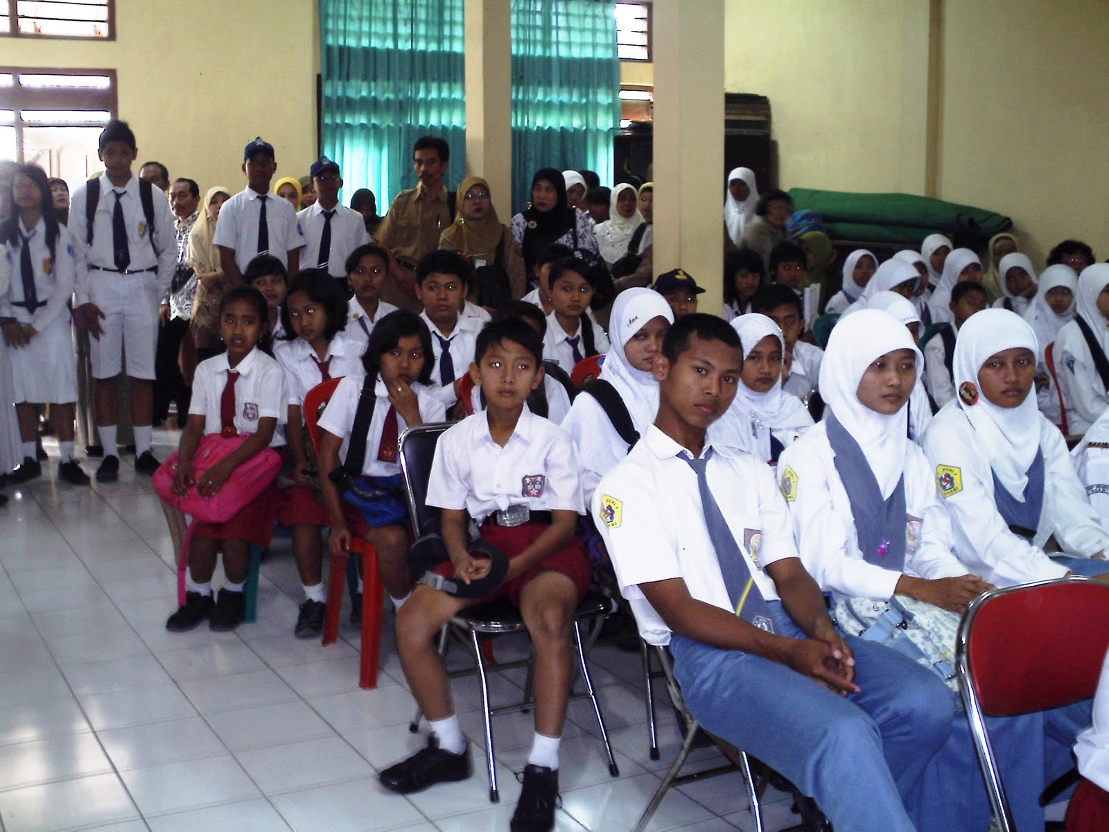 Acara Pembukaan cerdas cermat dimulai pukul 08 25 WIB bertempat di aula Dinas Pendidikan Ngawi Dengan didampingi kepala Dinas Pendidikan Ngawi Bapak