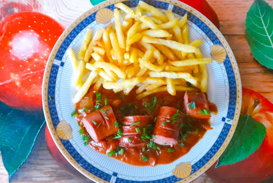 Currywurst - kiełbaski w sosie curry