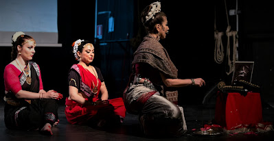 EX ASILO FILANGIERI NAPOLI nell'ambito di  NAPOLI BOLLYWOOD FESTIVAL 2019 direzione artistica: Veronica Aishanti presenta  DANZE CLASSICHE INDIANE BHARATA NATYAM e ODISSI Performance preceduta da Salangai Puja sabato 11 maggio 2019, dalle ore 19.30   Repertori:  BHARATA NATYAM Puspanjali (Tala Adi; Raga Nattai) Vinayaka Kavuthuvam  (Tala Adi, Raga Nata) Varavina Gita (Tala Rupakam; Raga Mohanam) Gajananam Slokam Coreografia: Smt Guru Yamini Krishnamurthy Interpreti: Veronica Aishanti; Francesca Jesi Docente: Marialuisa Sales  ODISSI Saveri Pallavi (Raga Saveri, Tala Ekotali, Tripota, Khemta)   Coreografia: Guru Kelucharan Mohapatra Interprete: Marialuisa Sales  L'ASILO Vico Maffei 4, Napoli L'evento inizierà con una breve conferenza visiva a cura di Veronica Aishanti e Clarissa Ladogana che illustrerà le caratteristiche e le differenze tra il cinema Hindi e il cinema Tamil (cenni storici, gli attori, i coreografi).  Saranno presenti ospiti d'eccezione direttamente dall'India e  stands (bazar di abiti indiani, mehendi tatoo artist, bar bio, agenzie di viaggio per l'India, ristorante indiano) Odissi Napoli Bharata Natyam Marialuisa Sales