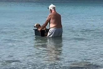 Viral ο ηλικιωμένος που κάνει… βαρκάδα τον σκύλο του!!!