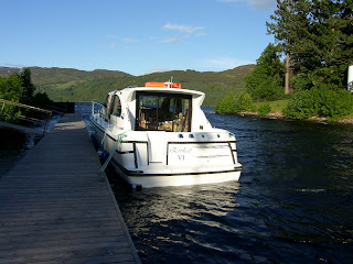 Cottages Scotland: Cruising on Loch Ness and the 