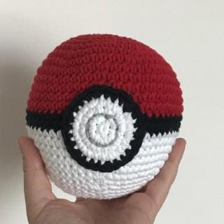 POKEBALL AMIGURUMI