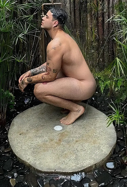 Sebastian Villalobos desnudo