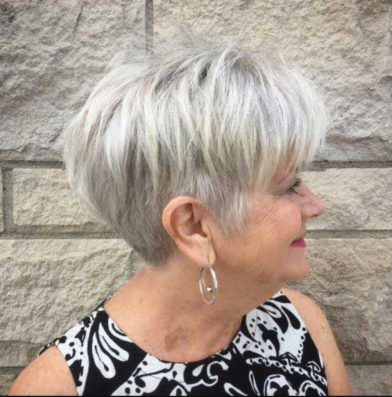 short hairstyles 2023 female over 50 uk