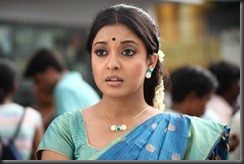 Tanu shree Dutta in blue _Saree
