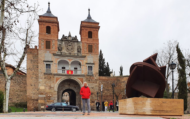 Photo 4/28 - La Puerta del Cambron de style...