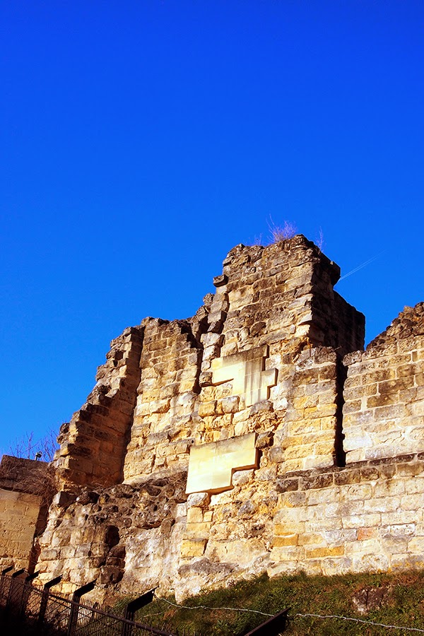 valkenburg castle ruins