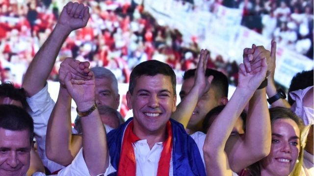 Santiago Peña fue electo presidente de Paraguay