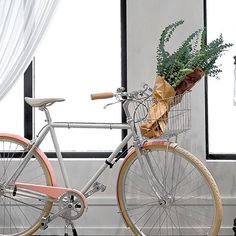 Vintage bicycle - Kara Mann for Goop in Chicago - found on Hello Lovely Studio