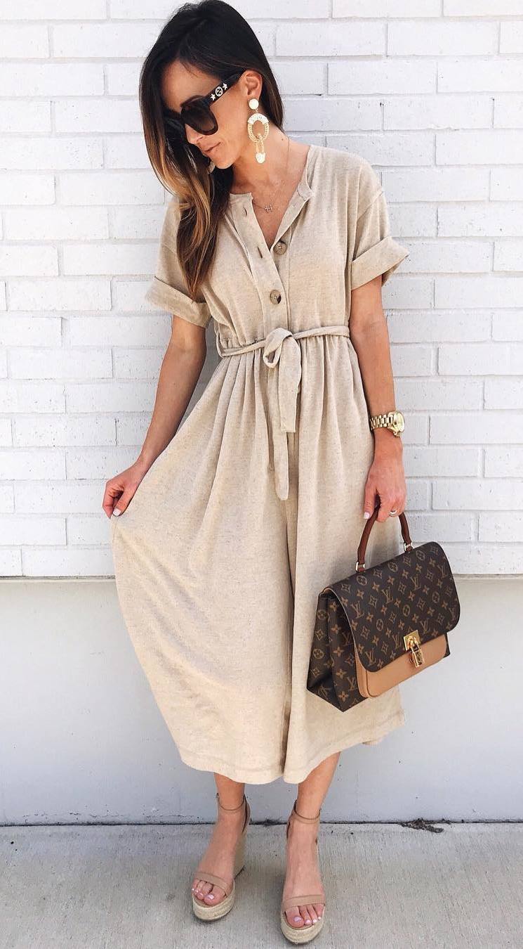 trendy summer outfit / brown bag + platform sandals + beige midi dress