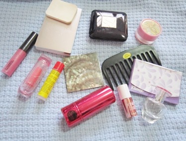makeup kit contents, bitsandtreats makeup kit contents, bitsandtreats