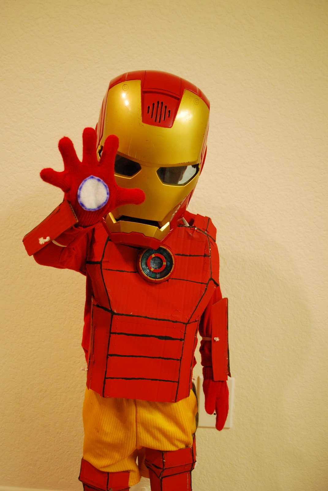 Sunshine and a Summer Breeze: DIY Iron Man costume: Part 2
