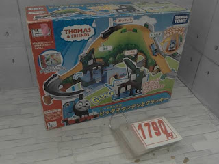 中古品　トミカ　トーマストミカ　ビッグマウンテンとクランキ―　１７９０円